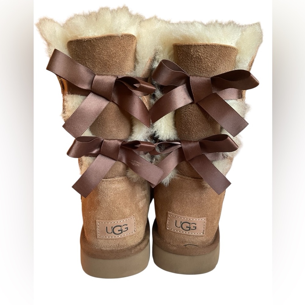 UGG Bailey Bow II Ladies Boots Size 10